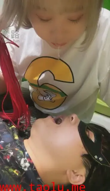 【00后冰冰女王】口水清脆暴力耳光专场