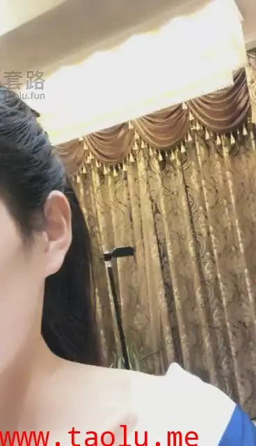 【蜜桃儿S】倒吊贱狗舔脚口水