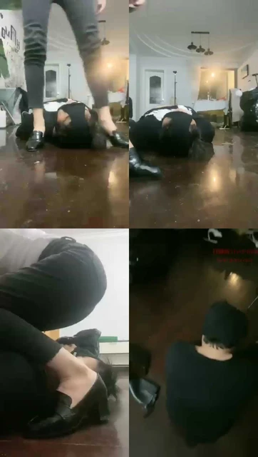 【伊茜】在胯下被尽情的言语羞辱