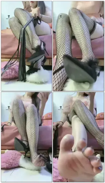 【妍妍S】第一视角红绿灯，网袜诱惑