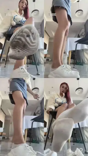 【伊茜】两周脏棉袜白鞋第一视角炸4