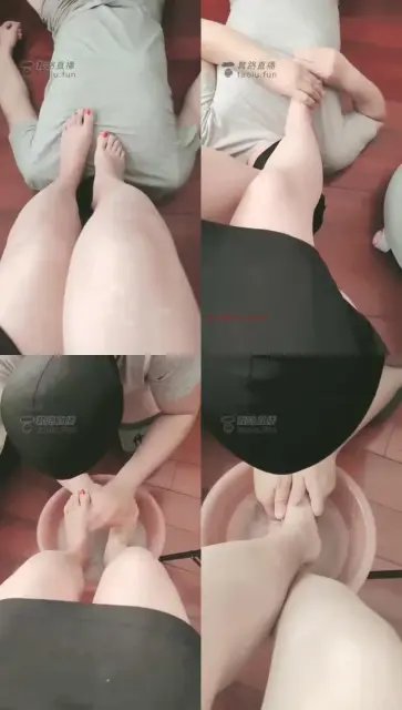 【心甜夫妻s】贱狗用舌头擦脚，美味洗脚水