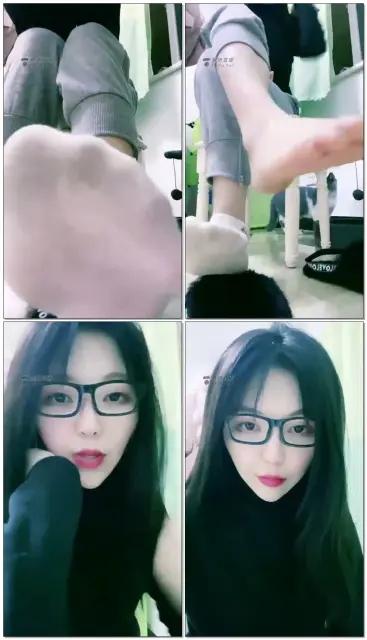 【王妃】汗脚臭袜第一视角羞辱