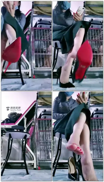 【紫钰大人】狗笼子关着狗玩