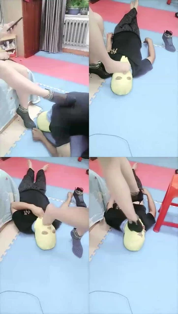 【麒麟女皇s】高跟踩踏高跟插嘴跪舔主人脚