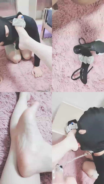 【灵竹】强迫废狗舔高跟凉鞋，强迫深喉