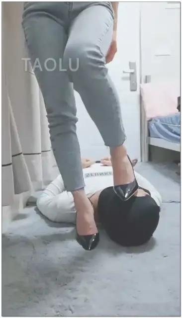 【灵竹S】调教小奶狗,踩踏,耳光
