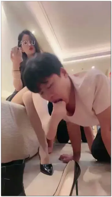 【汐月s】肉丝高跟调狗