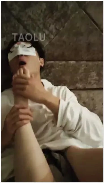 【木秋夜深了】全场骄喘吞J棉袜和男大学生