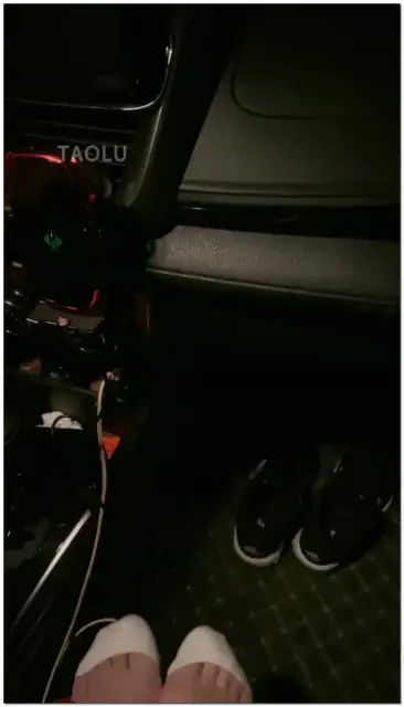 【jc虐心】穿了好几天的运动鞋调狗