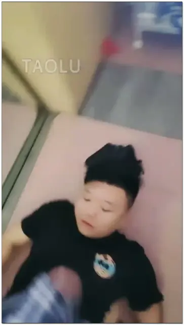 【彩虹袋鼠圆圆】素人,成功开发JK学妹