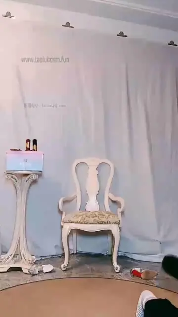 【月野兔】调教踢裆踩踏窒息