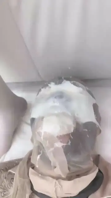 【茜茜】裸足喂食酸奶