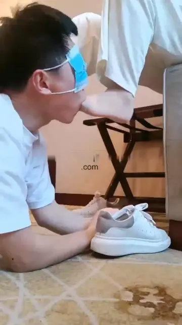 【梵高】引导一个00年美女小姐姐初次调教我