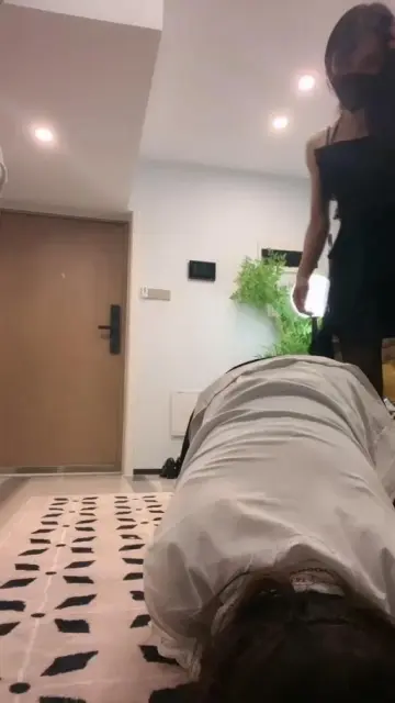 【伊晨】调教情侣奴