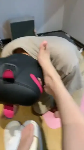 【香菜】脚奴伺候