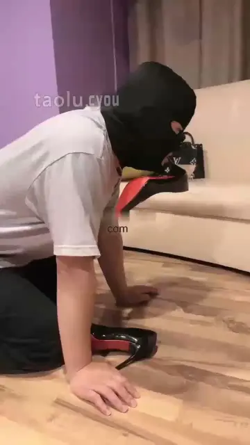 【楚楚】剧情调教女经理收拾男下属