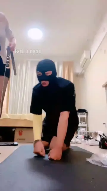 【小妮】剧情上司沦为脚下狗