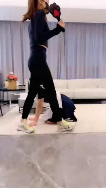 【美美子】可爱的女仆伺候女主人