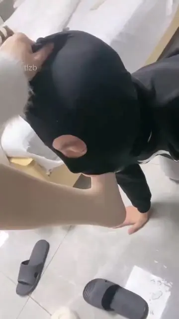 【奶味茶茶】调教脚奴