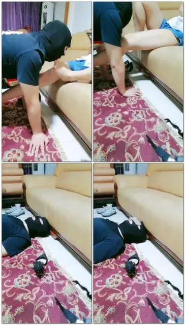 【Lin狐】贱狗的第一次现调臀坐耳光踩踏