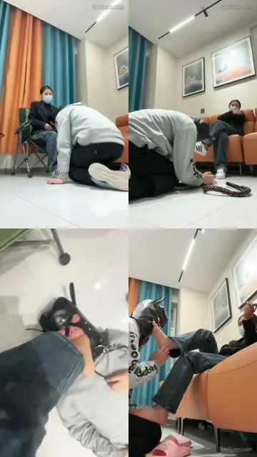 【雅妈】舔短丝，裸足，深喉钻牛仔裤胯下吃脚踩面包