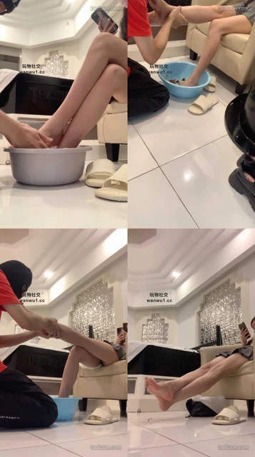 【丝雯】踩踏食物喂食/伺候沐足