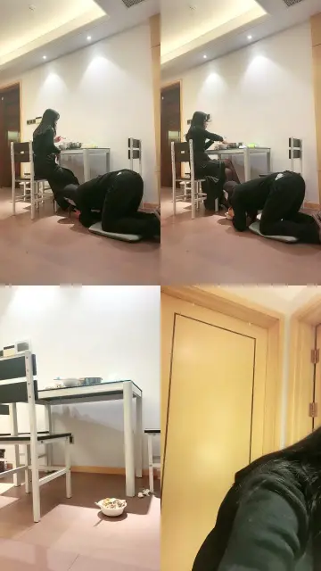 【王妃】桌底狗子伺候用餐-踩头踩狗爪