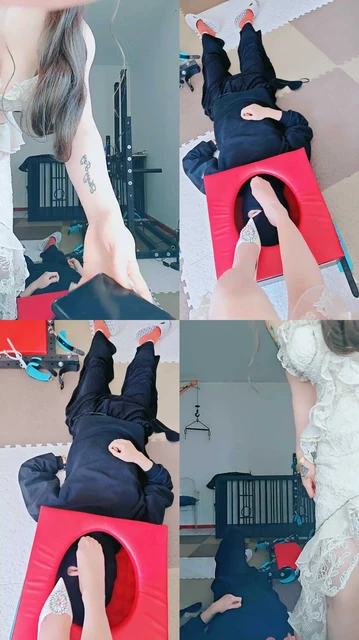 【媚娘】超臭肉丝脚踩狗脸