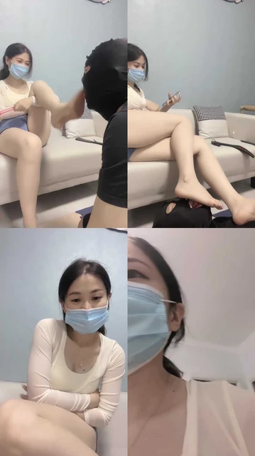 【微笑】狗舌清理脚底鞋底