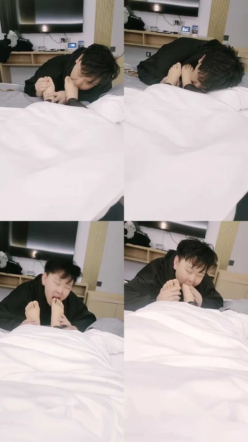 【陌影夫妻】绿帽狗奴下跪舔jio