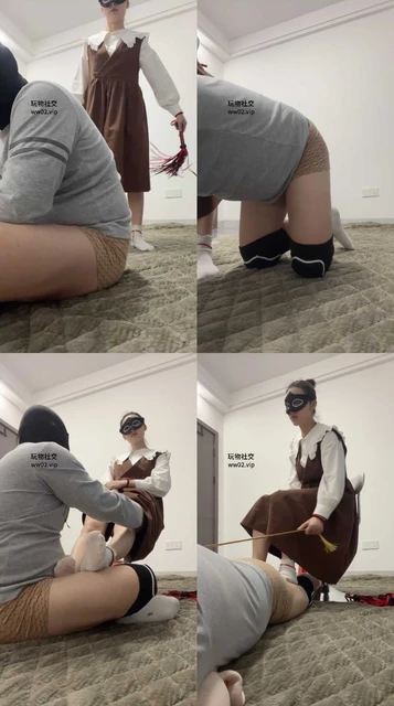 【姗姗】戒尺鞭打sp/白袜脚踩地毯