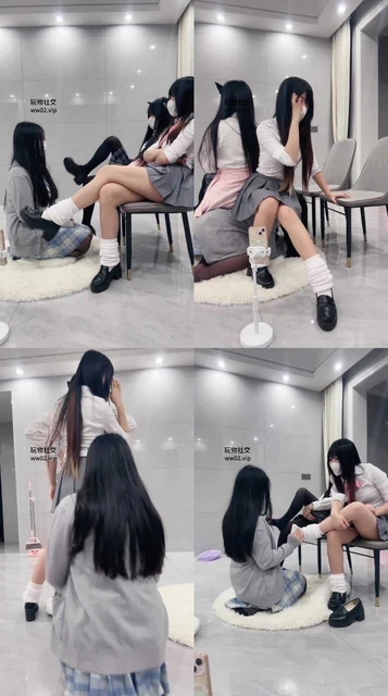 【不甜S】双S-虐母畜-舔脏鞋白袜/抽耳光/踩踏骑马【三视角版】