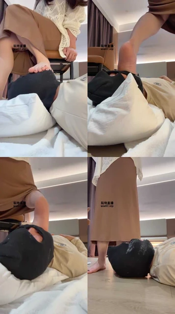 【子熙】脚深喉 插到吐