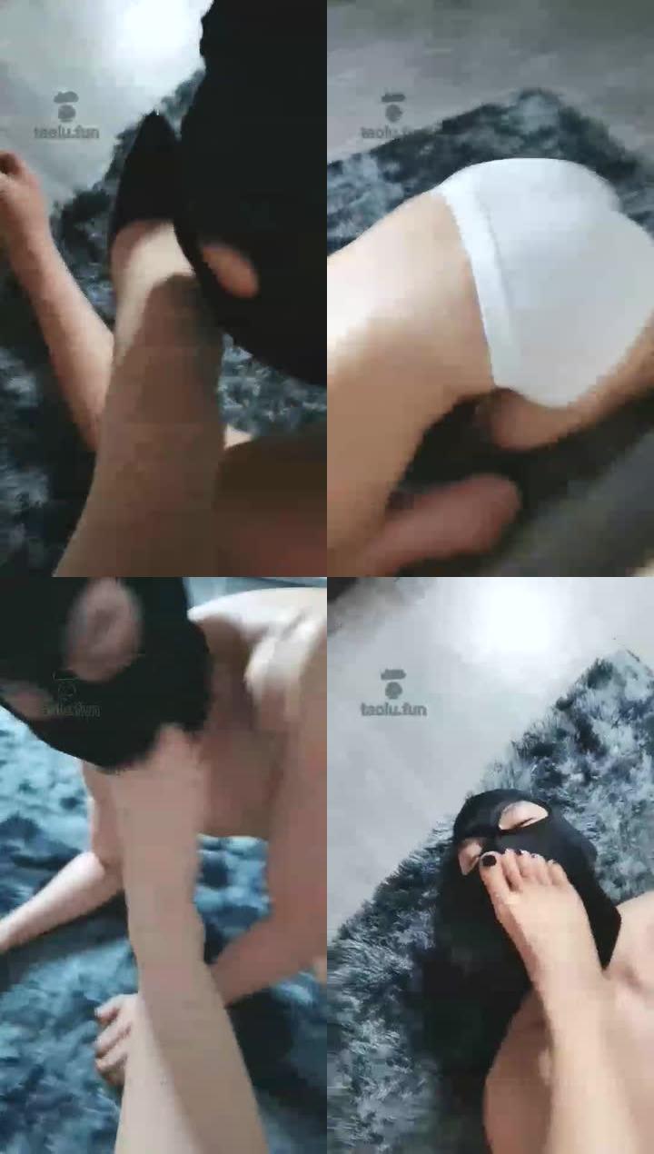 【VIVIAN婷】半夜玩发骚狗 