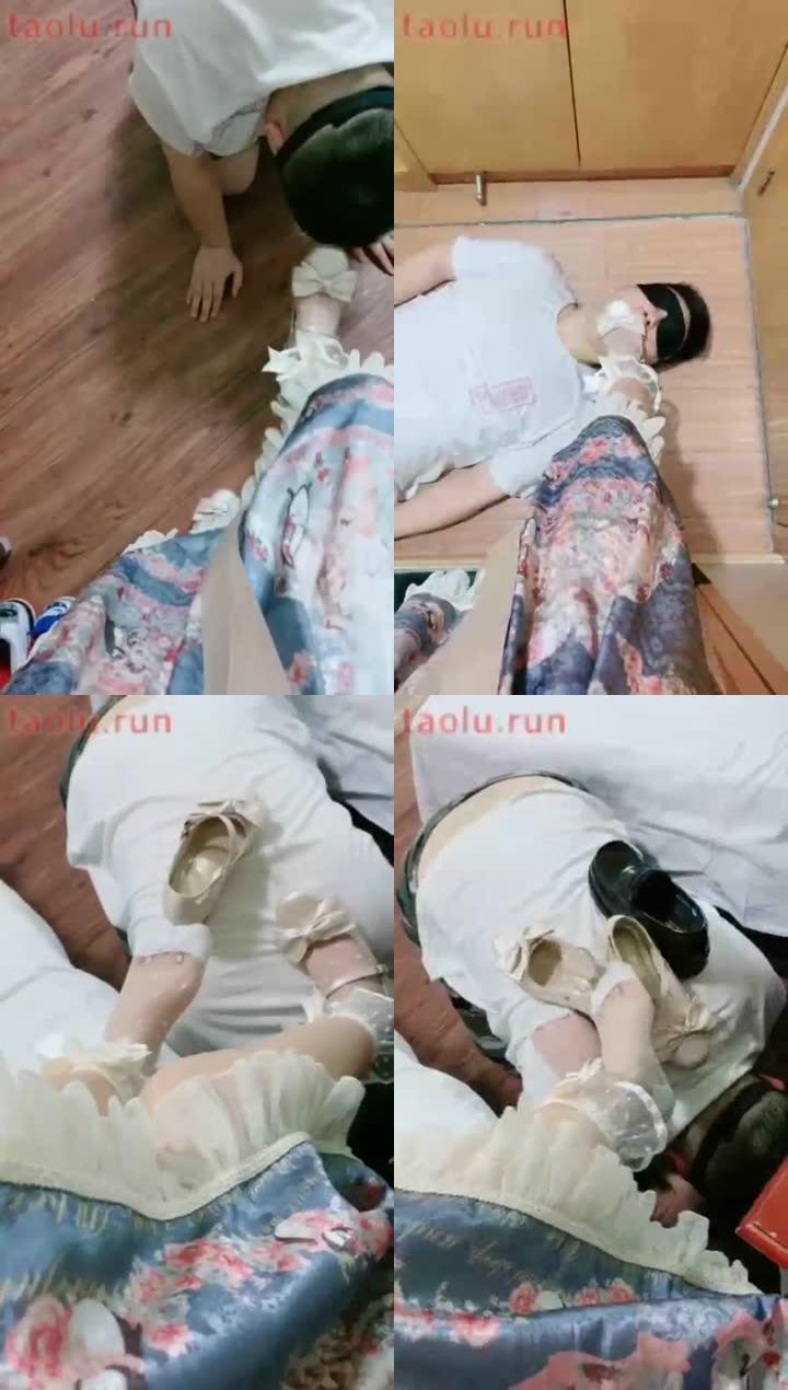 【绘子】 惩罚场提舔鞋 踩脸  官方已删   